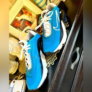 nike AM 270 like new